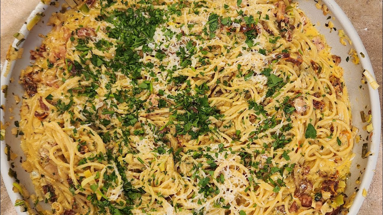 pancetta leek and sundried tomato pasta! RachaelRayShow RachaelRay 