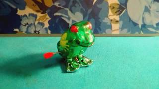 Wind Up Hopping Blinking Frog