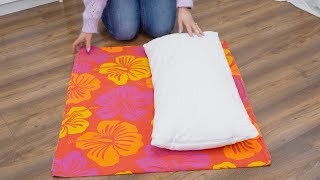 This way, a pillowcase that is too big fits perfectly – without any sewing or cutting!