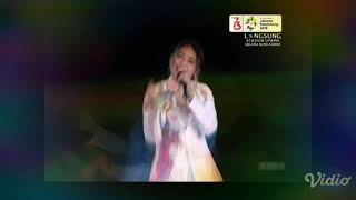 Pak JOKOWI joget saat VIA VALEN nyanyi Meraih Bintang #moment #asianGames