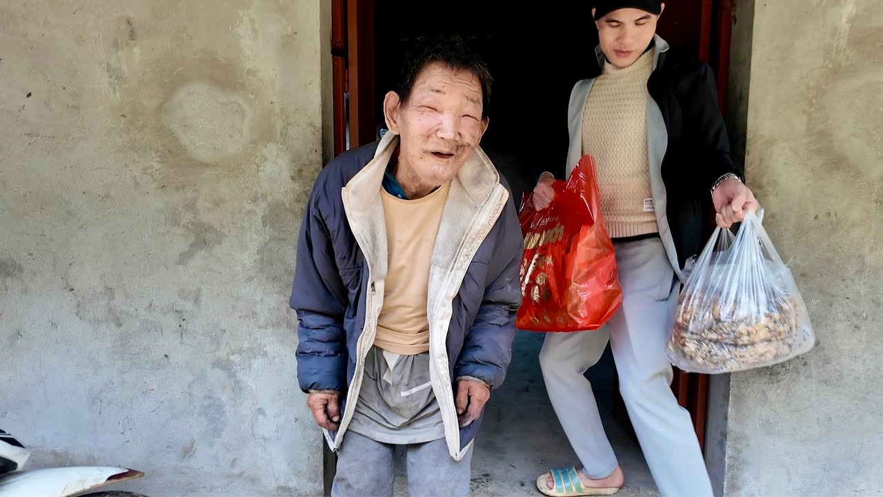 Bất ngờ trên đỉnh Đán Dầu thăm ông Ngài và Bí Thư Hồng cùng anh Tày Tv . Thào Mí Linh 