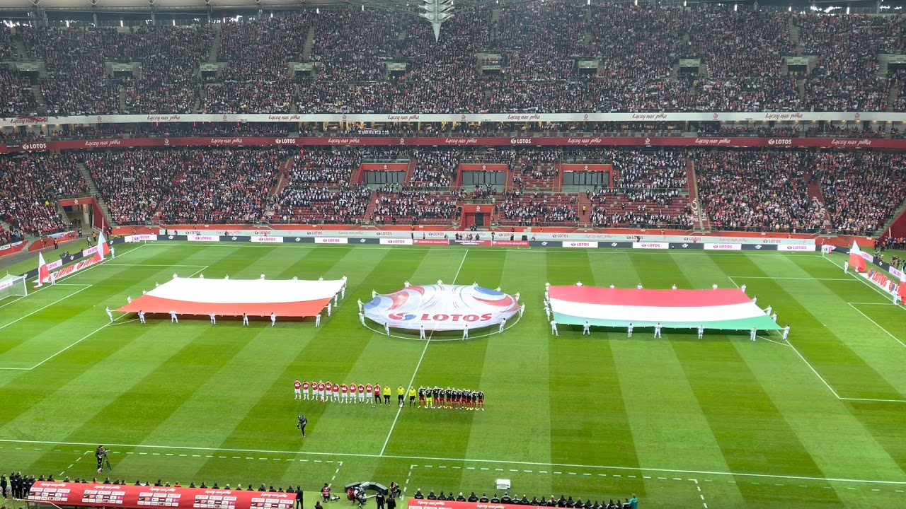 Zúg a lengyel taps a magyar himnusz alatt