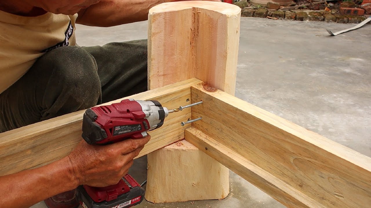 Free Bench Plans For The Beginner And Beyond // How To Build A Log Bench Without Nails, Screws