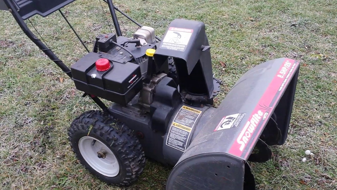 MTD snowflite 8.5hp 26" snowblower - YouTube