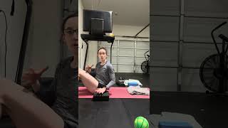 Deadbug: ipsilateral block press with single leg extension