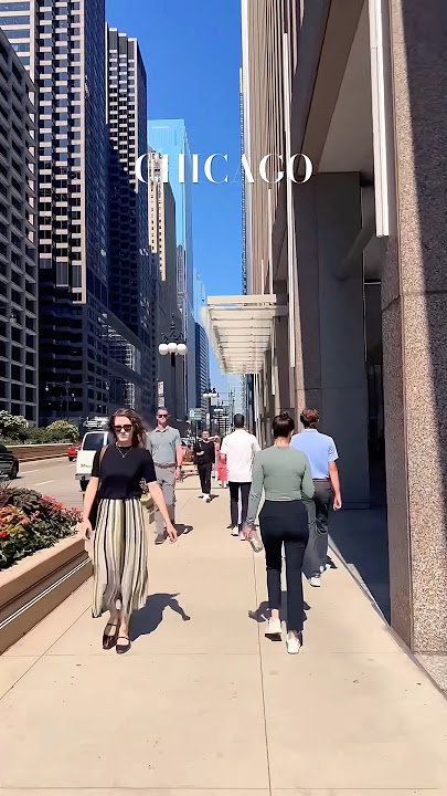 Chicago walking tour, downtown view #usa #illinois #chicagoland #chitown #windycity #usatravel