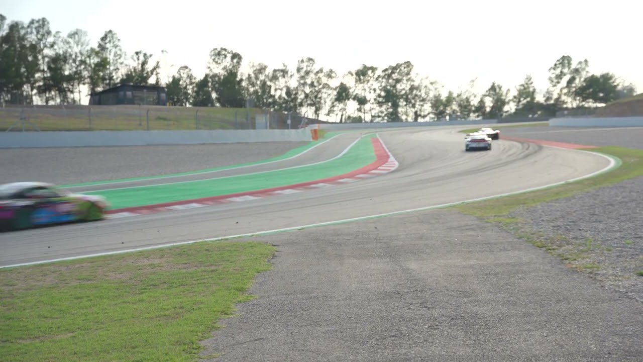 Close Action! GT Racing at the Circuit de Barcelona-Catalunya