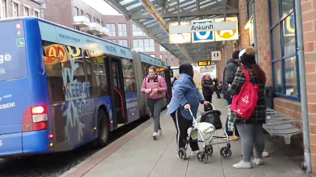 HVV 🚃🚂Hamburger Verkehrs Verbund 🚇 U1 & AKN..U Bahn Norderstedt Mitte