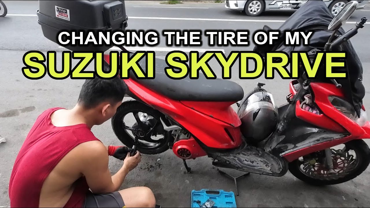 Changing the tire of my Suzuki Skydrive.