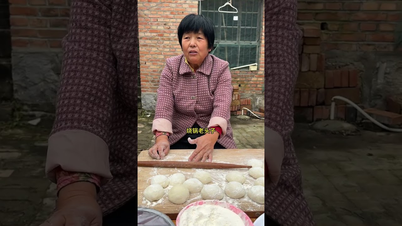 挖土的活比撒鱼累多了，老爸今天烙的馍我能吃一打#我的乡村生活 #乡村味道 #人间烟火