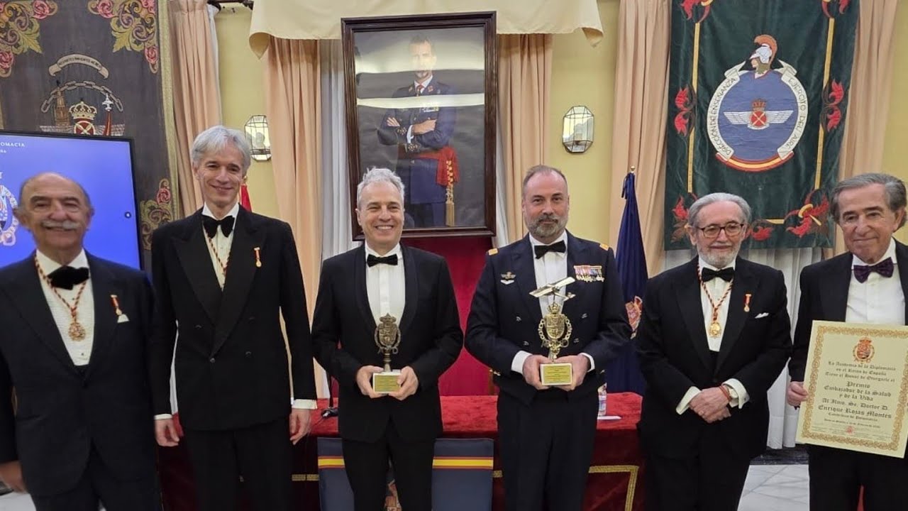 Acto de la Academia de la Diplomacia celebrado en el Acuartelamiento Aéreo de Sevilla.