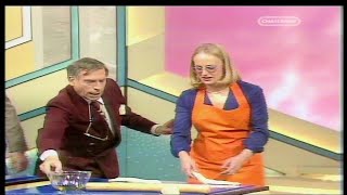 Larry Grayson's Generation Game Christmas 1979 (extracts show)