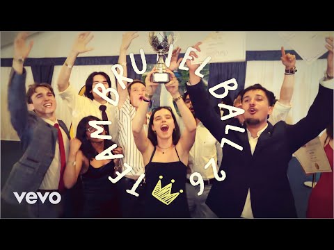 We had to hop on the trend ???? #vevo #mv #justinbieber #beautyandabeat