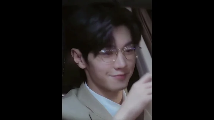 段嘉許金絲眼鏡戴上就開撩我們桑稚了是吧#shorts #偷偷藏不住#HiddenLove #趙露絲#陳哲遠 - 天天要聞