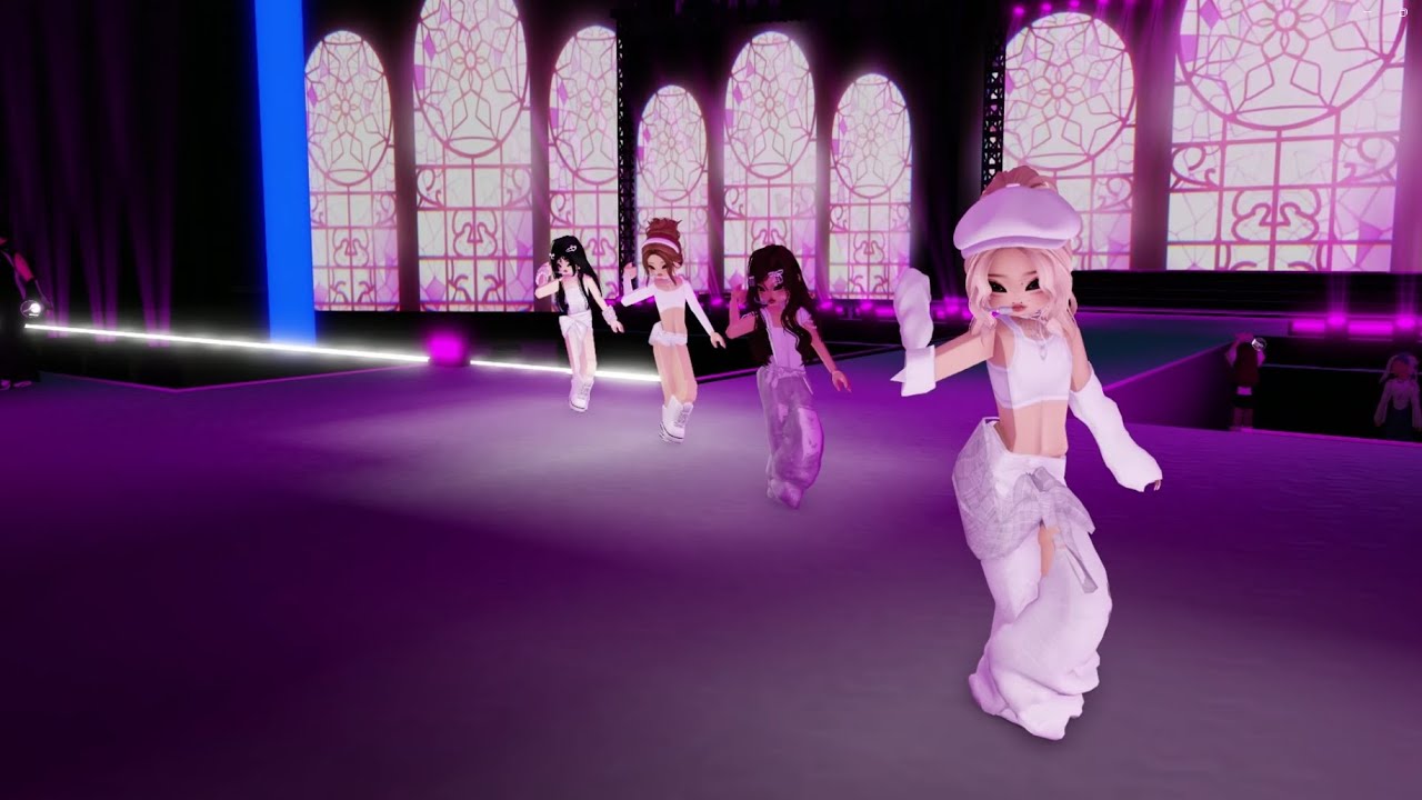 Swicy performance on WINTERLAND 2025 | SUPERSONIC | Kpop Roblox