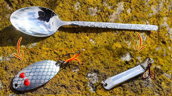 Making spoon lure in a primitive way in a tree 