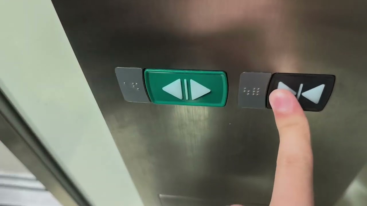 ベルモールエレベーター