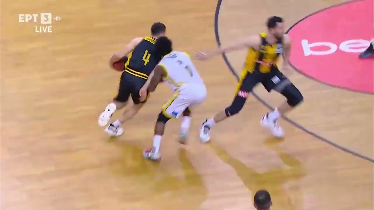 ΑΕΚ - Μαρούσι | Τρομερό κάρφωμα του Κουζέλογλου πάνω από τον Μπόγρη | 01/04/2024 | ΕΡΤ