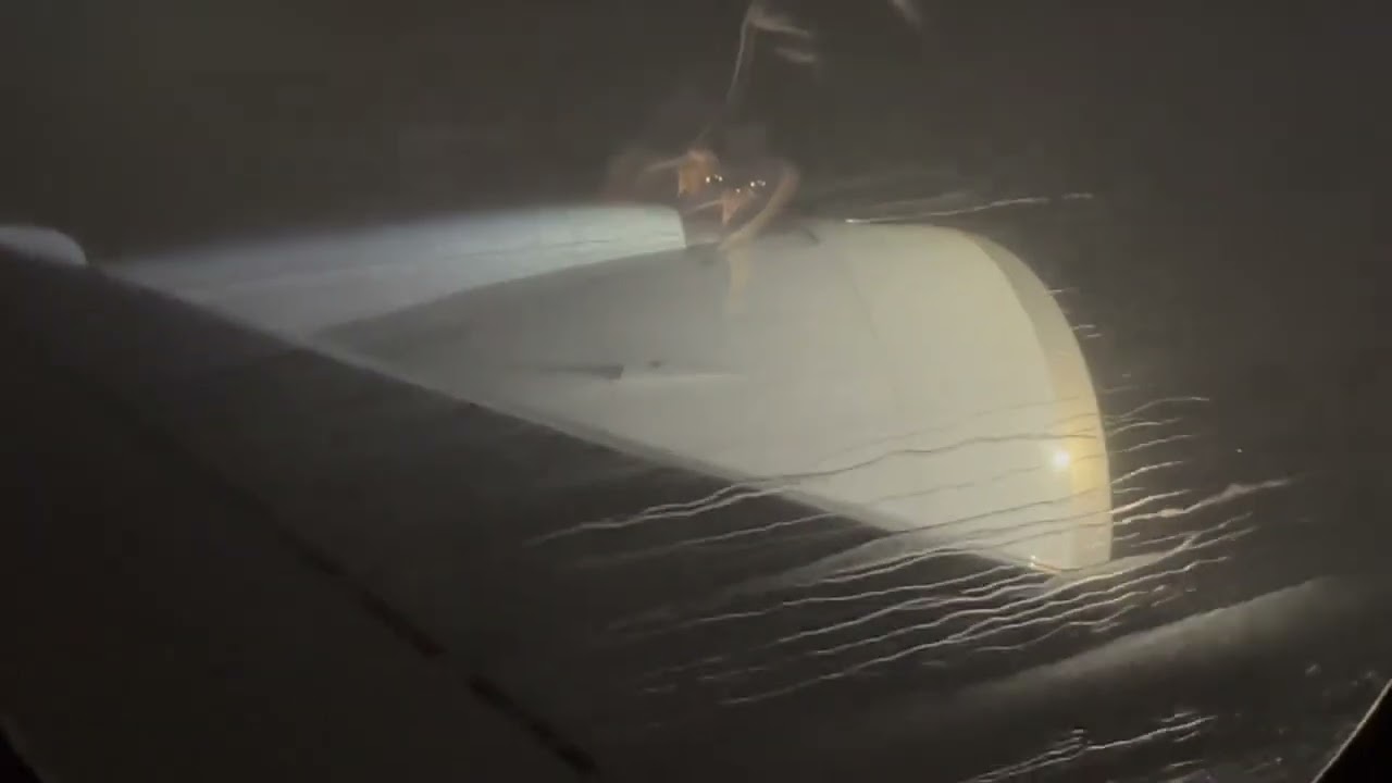 IST(LTFM)-TAS(UTTT) TK368 TC-LGK A350-941 ISTANBUL RAINY TAKEOFF RUNWAY 36 15.03.2024