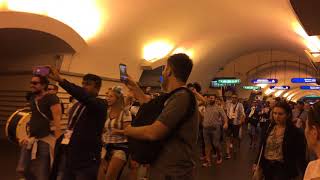 Argentine fans sing_world Cup 2018/Болельщики из Аргентины поют в метро Невский проспект