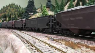 Great Northern Railway: UP 2 tone grey 4 6 6 4 freight at Hillyard