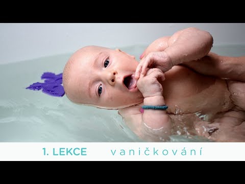 Video: Jak Koupat Novorozence Ve Velké Vaně