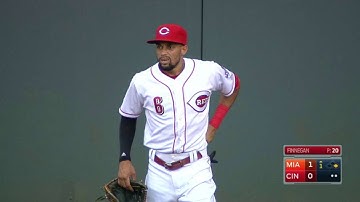 MIA@CIN: Hamilton makes a great grab on the run
