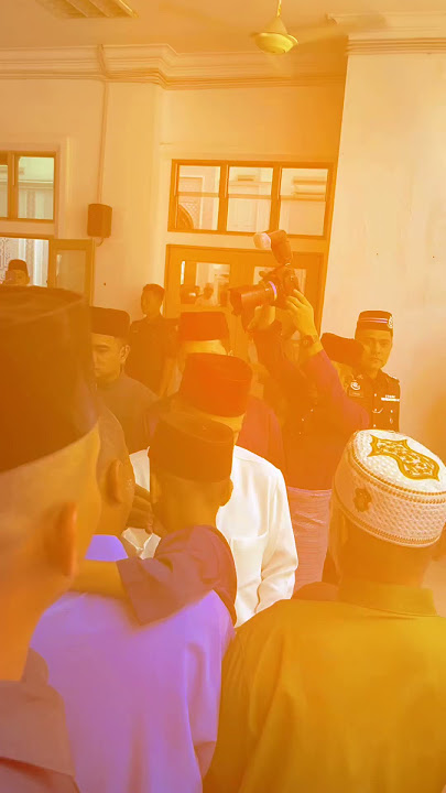 Sultan Terengganu Solat Jumaat di Masjid Seberang Takir
