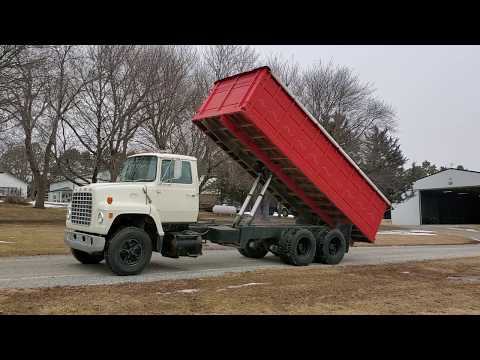 1975 Ford 8000