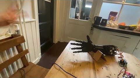 RoshamBOT - An AI that plays rock, paper, scissors