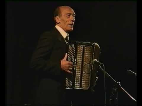 Венгерский костюм для чардаша. Виртуоз на аккордеоне. Чардаш монти для аккордеона. Чардаш монти для аккордеона. Чардаш монти видео.