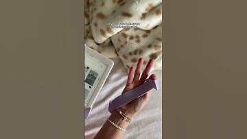 A New Kindle Accessory Obsession - Trying out this Kindle Holder