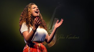 Video thumbnail of "júlia kozáková -  čardáše"