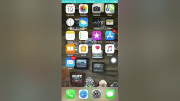 How To Enable iOS 11 “Smart Invert” Dark Mode Feature On iPhone.