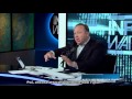 Alex Jones mette in guardia contro l'escalation militare in Siria