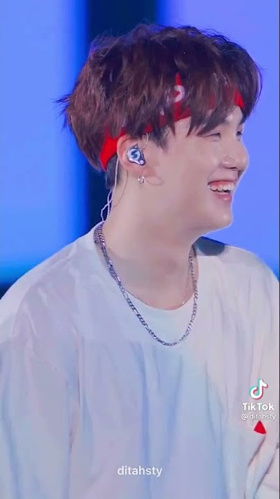 Kalo orang pendiam kalo senyum pasti😭🔫#suga#bts