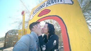 Vignette de la vidéo "Matt and Kim - Happy If You're Happy"
