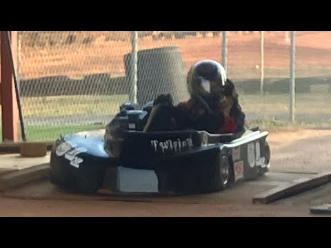 Bryson and mason first time racing(Dawgwood speedway)