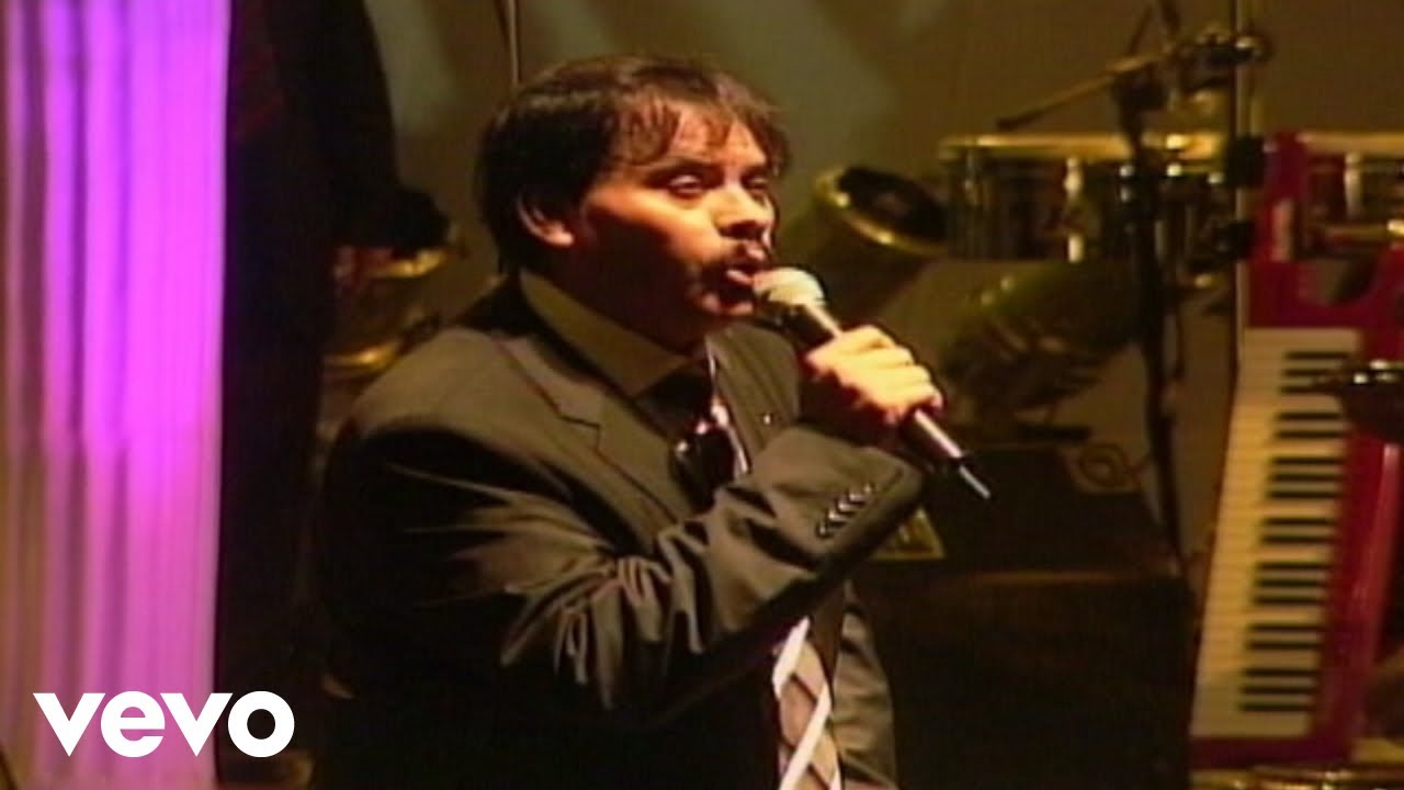 Los Rehenes - Enamórate (En Vivo / Chyron)