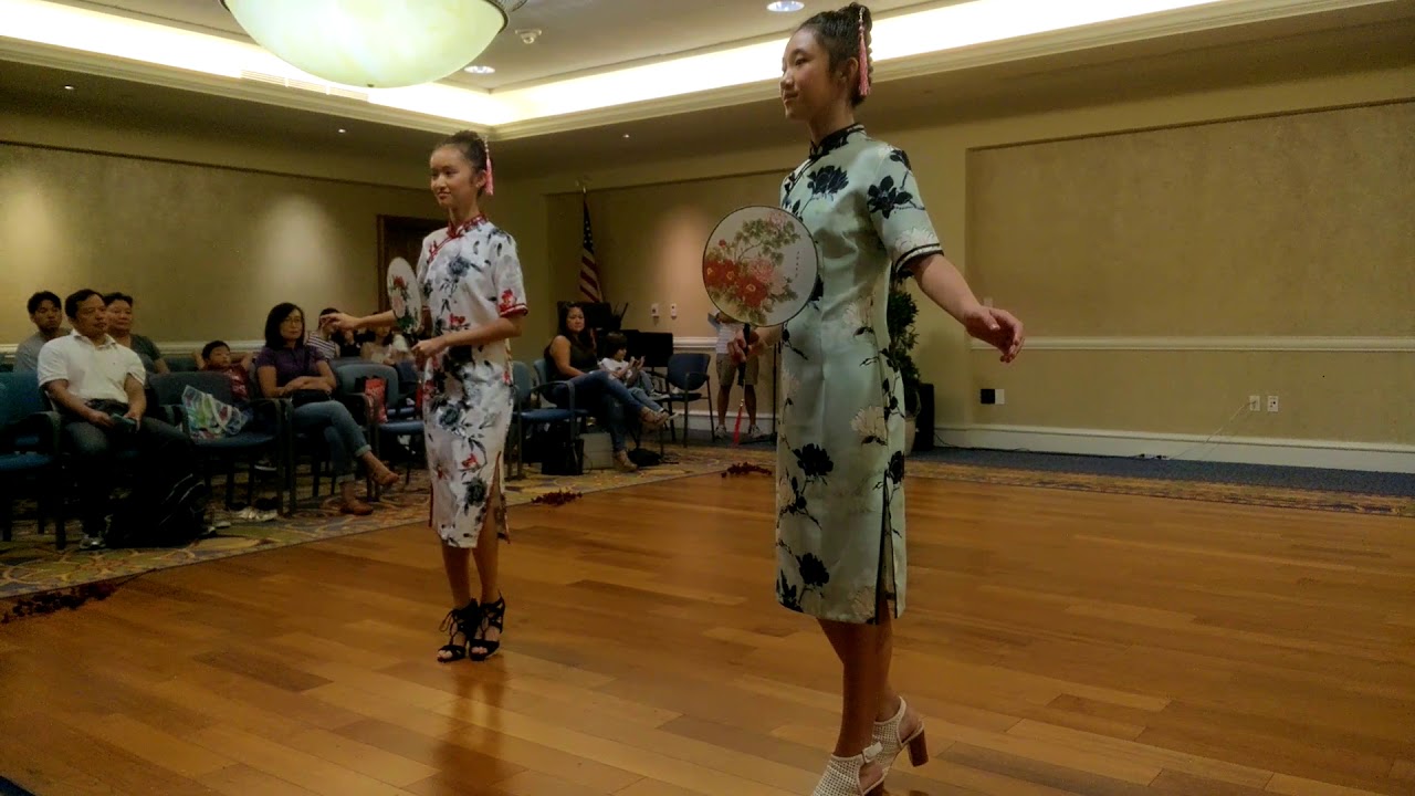 Vi Performance QiPao Model Show - YouTube