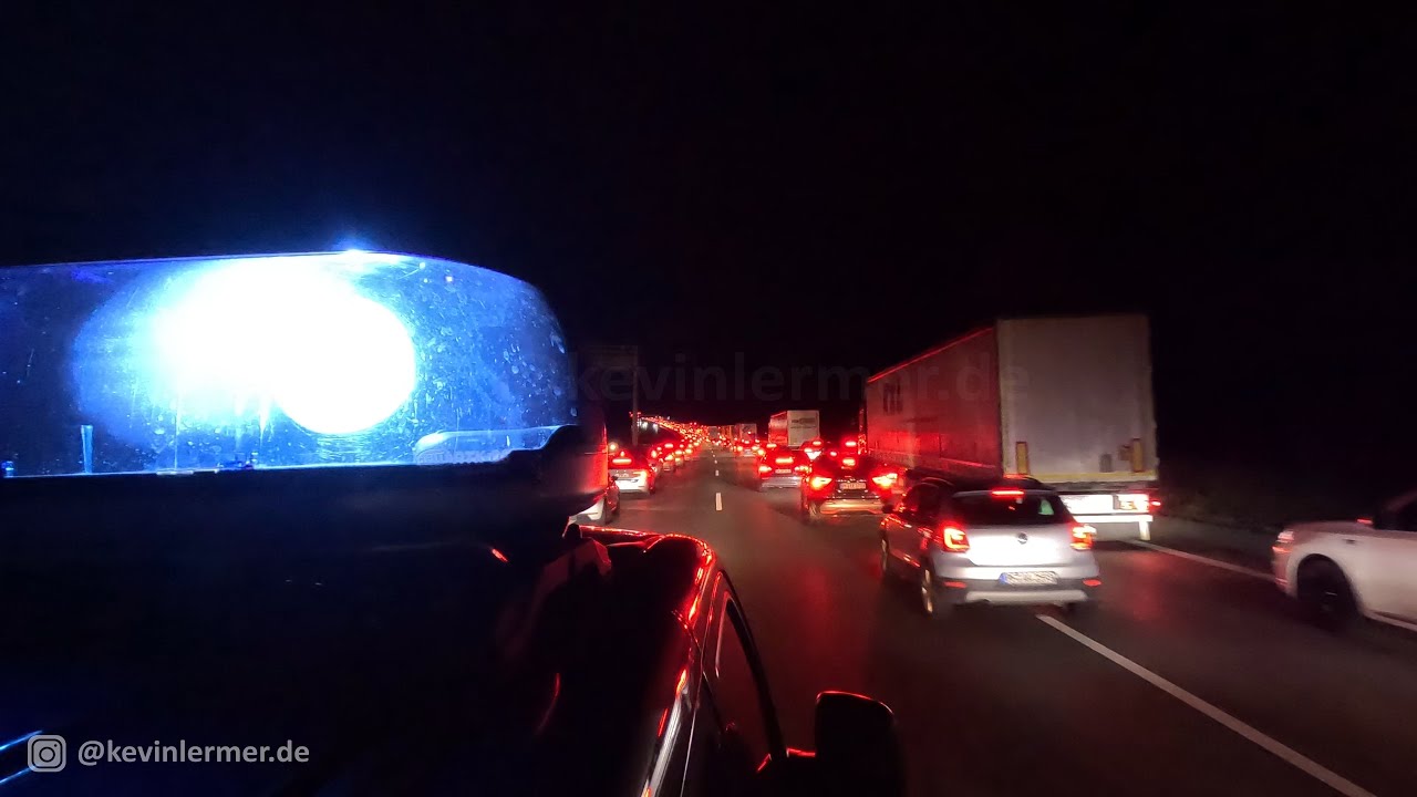Brennender Autotransport auf der A8 – Einsatzfahrt des THW durch die Rettungsgasse | GoPro Hero 11