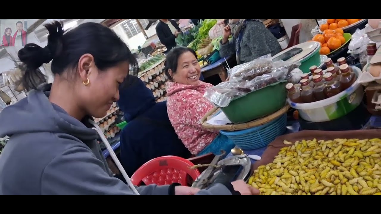 Meeting a Naga Lady Mukbanger at Mao Market Kohima 