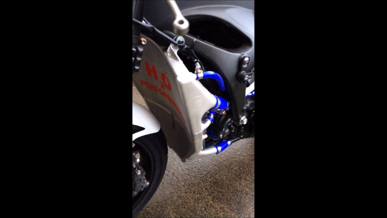 EDR Performance 2013 R1 Superbike warm up 1st fire