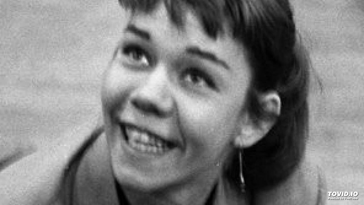 Susan Johnson"By the Riverbank" YouTube