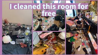 The most unorganized room ever!!! cleaningmotivation #cleaningvlog #organizing #free