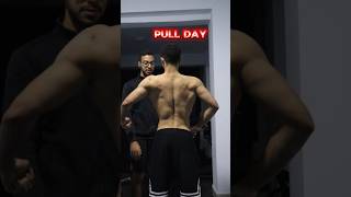 تمرينه Pull من الاخر 🦍🔥 #fitness #bodybuilding #diet ##gym #eslam_hassanein #هرمونات #تضخيم #تنشيف screenshot 4