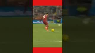 كيف أهان محمد صلاح ليساندرو مارتينيز في المباراة التي أكتسح  ليفربول مانشستر يونايتد ب7-0shorts