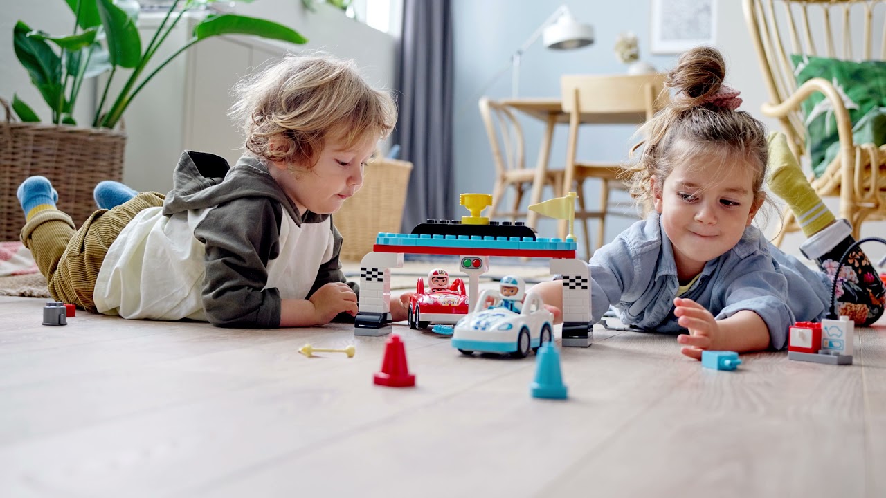 LEGO® DUPLO® Town 10947 Závodní auta od maxikovy-hracky.cz