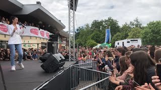 Le Lion-d'Angers. Eva Queen, chanteuse aux millions de vues, en concert à  l'Anjou Loire 