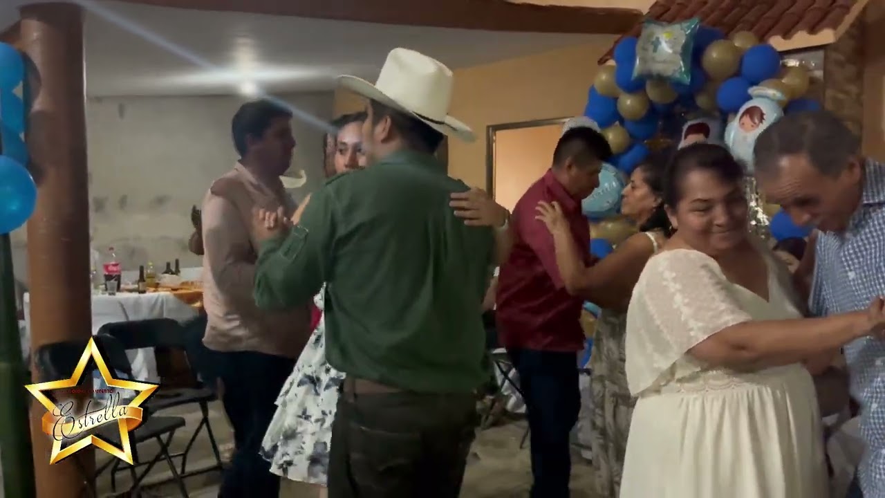 QUE BONITO AMBIENTE EN TLACHICHILCO VERACRUZ Y LA BANDA ESTRELLA 